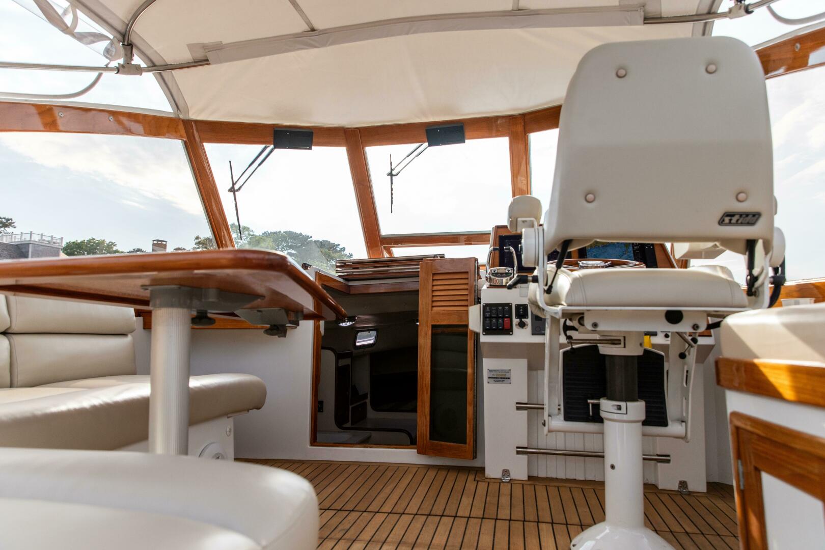 Slide: The Image of Little Harbor Whisper Jet 34 2001 - 4974056