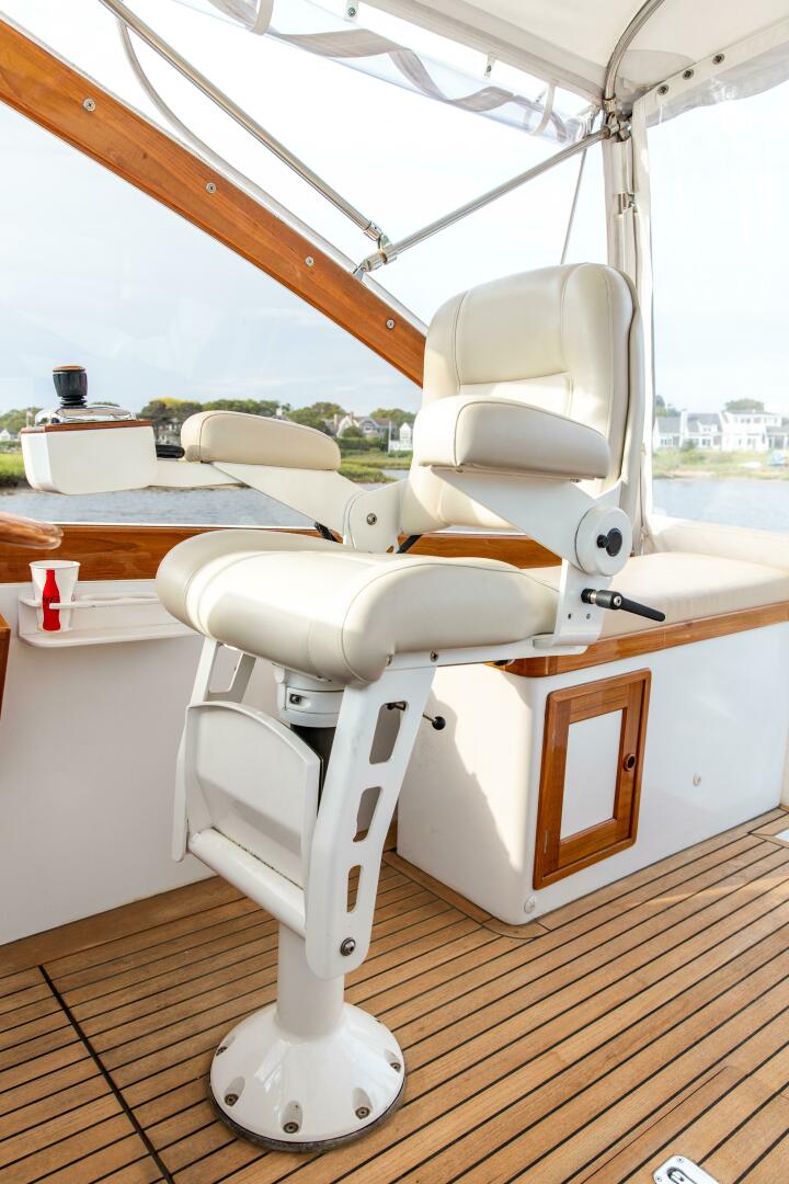 Slide: The Image of Little Harbor Whisper Jet 34 2001 - 4974060