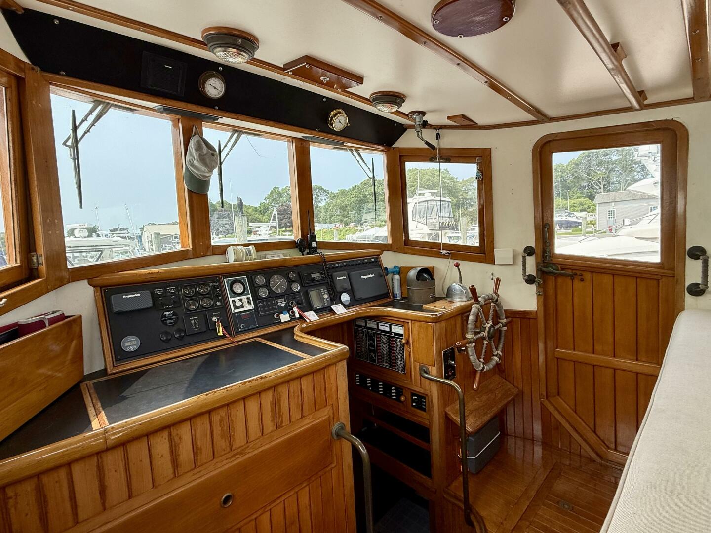 Slide: The Image of Lord Nelson Victory Tug 1989 - 5375279