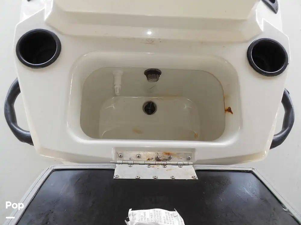 Slide: The Image of Passenger Seat With Bait Well/beverage Holders - 14494170