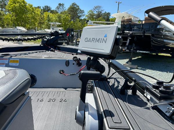 Slide: The Image of 2022 Lowe Skorpion 16 boat with Garmin fishfinder and MotorGuide trolling motor. - 20