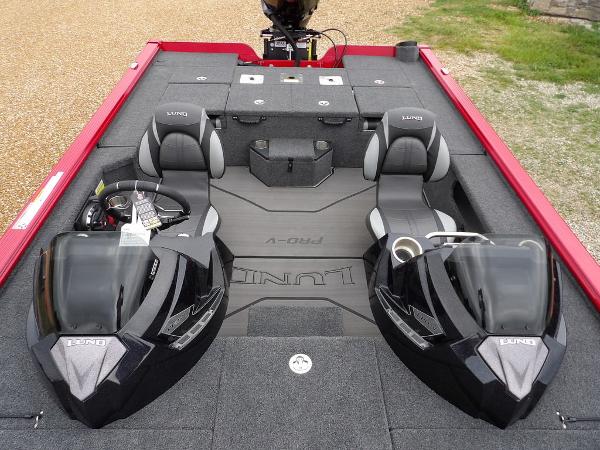 Slide: The Image of 2024 Lund 2075 Pro-V Bass XS boat interior with dual seats and console. - 33