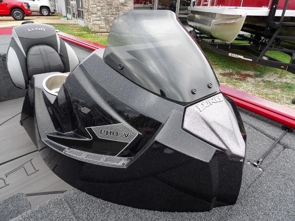 Slide: The Image of 2024 Lund 2075 Pro-V Bass XS boat console and seating. - 35