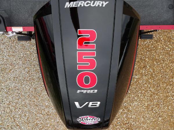 Slide: The Image of Mercury 250 Pro V8 engine on 2024 Lund 2075 Pro-V Bass XS boat. - 48