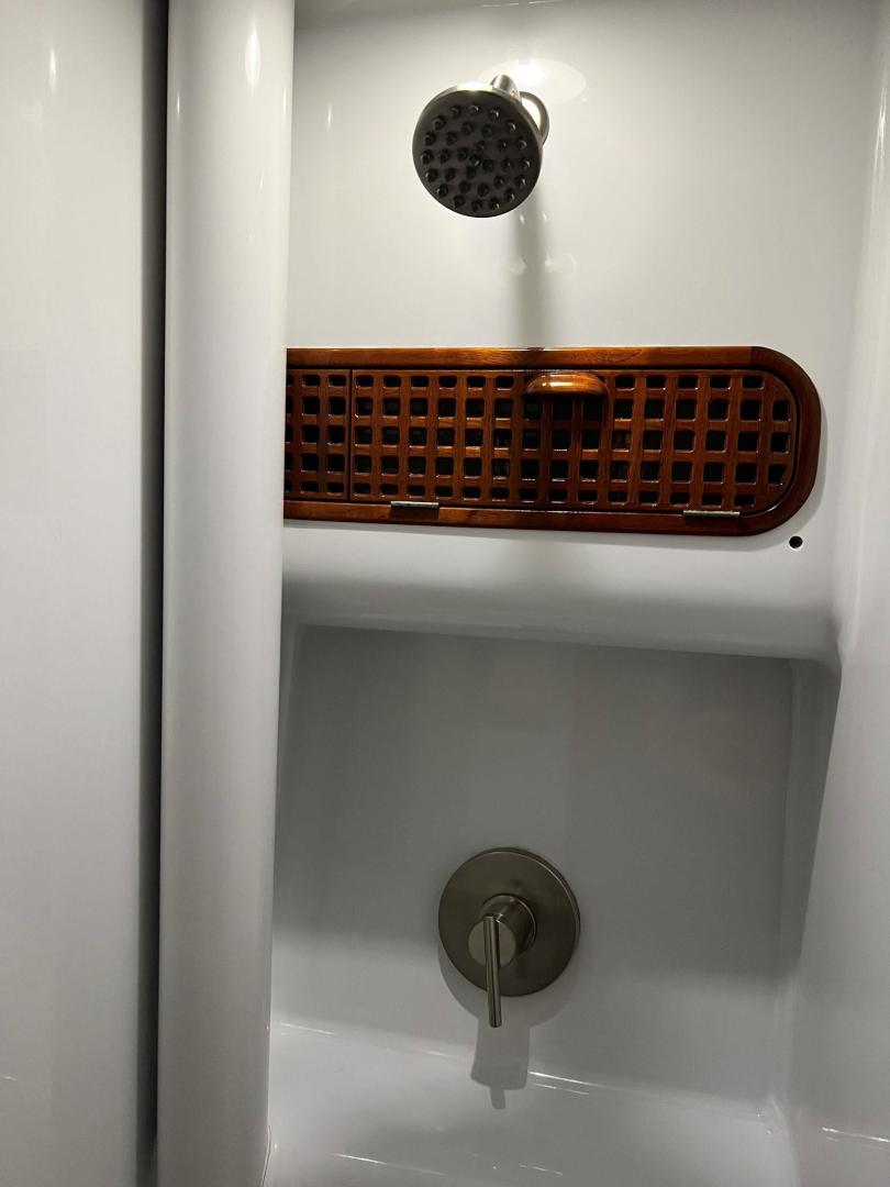 Slide: The Image of Guest Shower    - 41