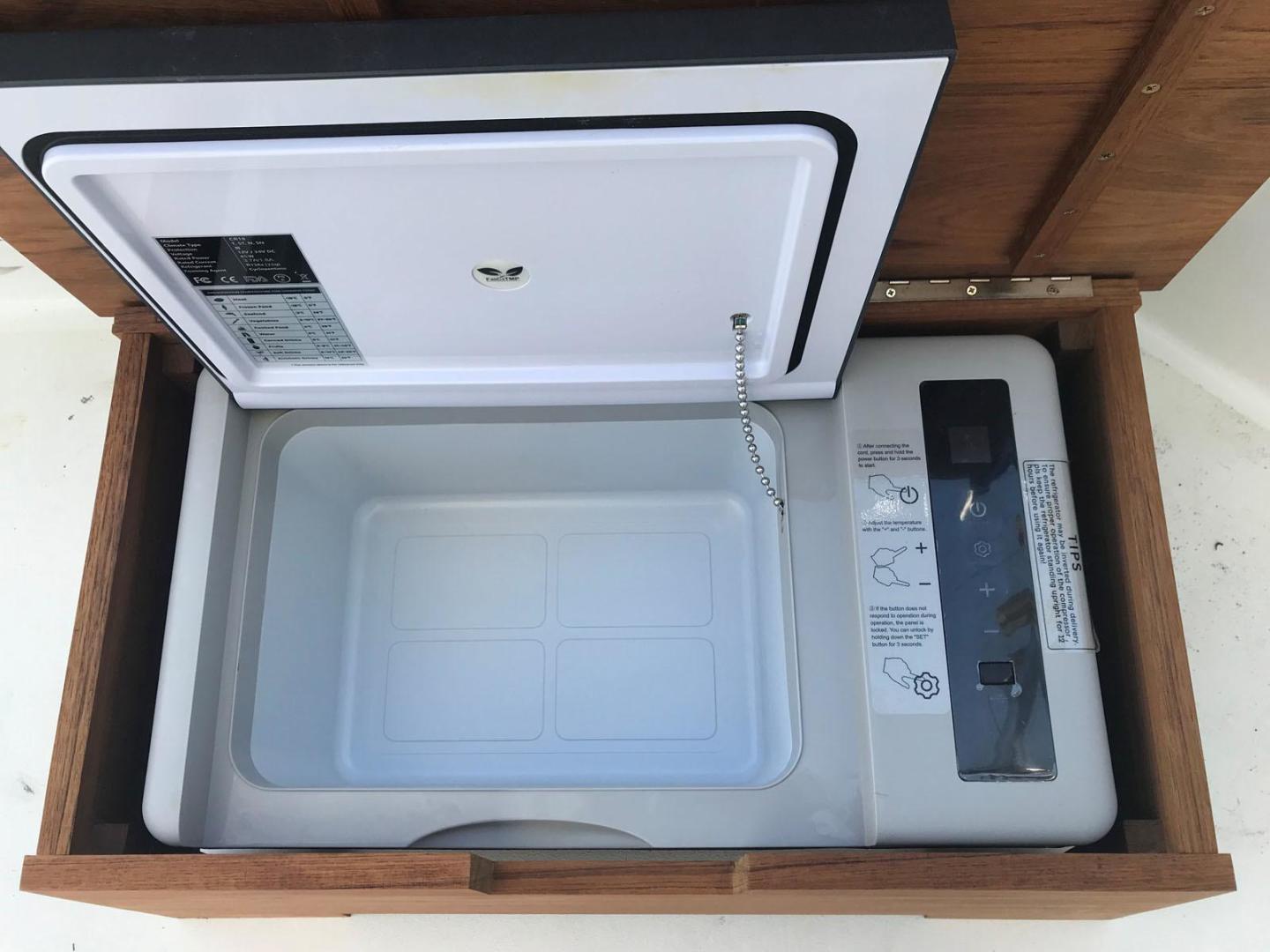 Slide: The Image of Bait Freezer      - 55