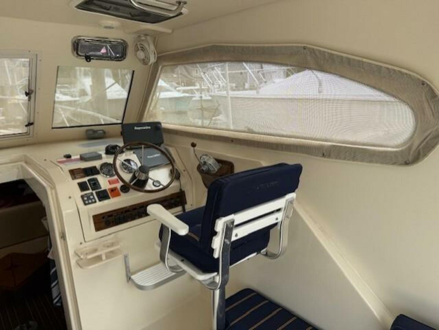 Slide: The Image of Mainship 30 2004 - 5574588