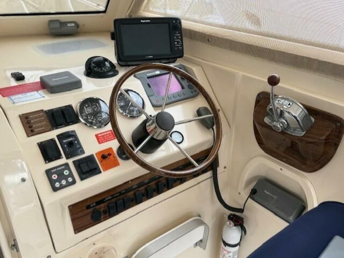 Slide: The Image of Mainship 30 2004 - 5574589