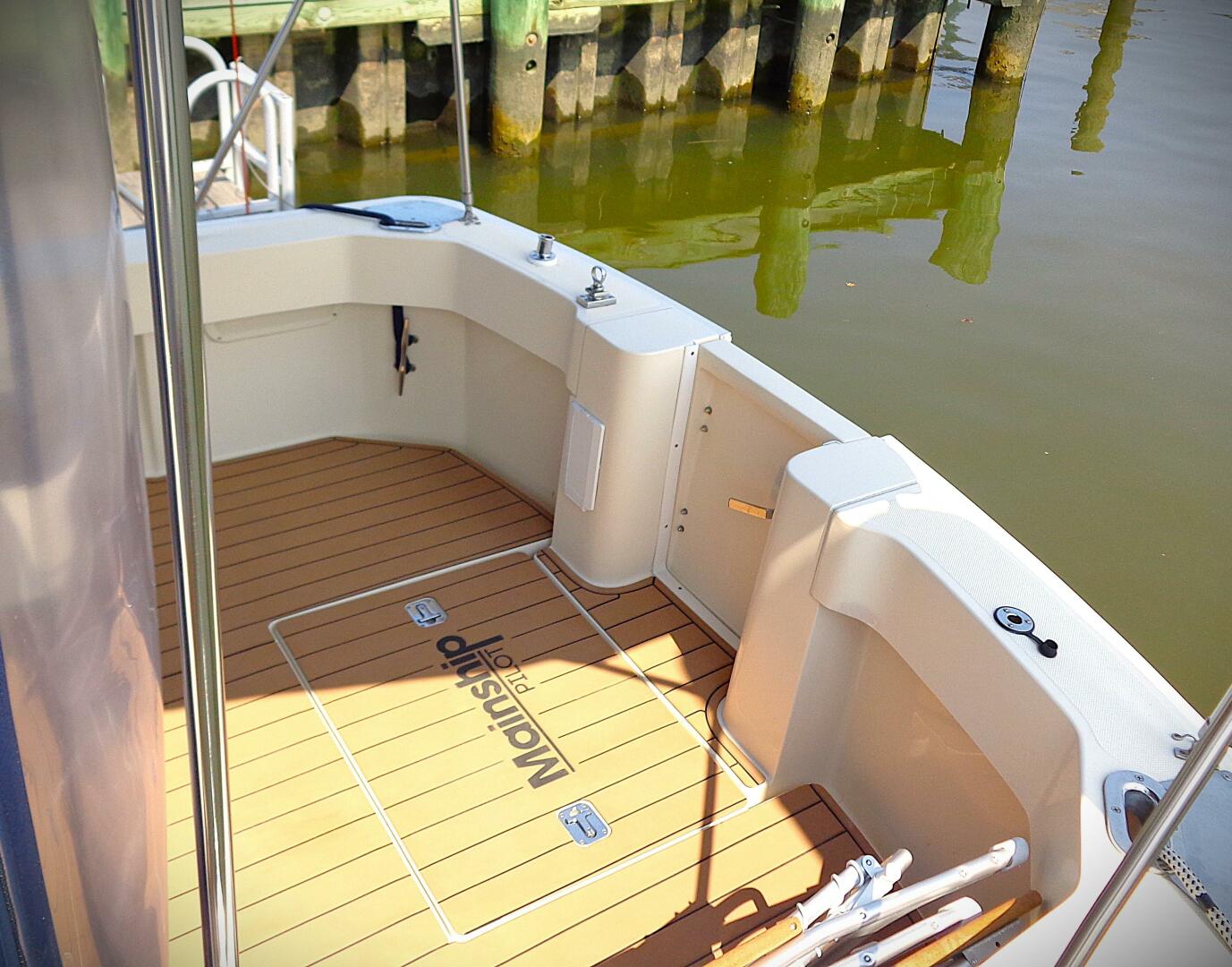 Slide: The Image of Mainship 30 Rum Runner II 2005 - 4590662