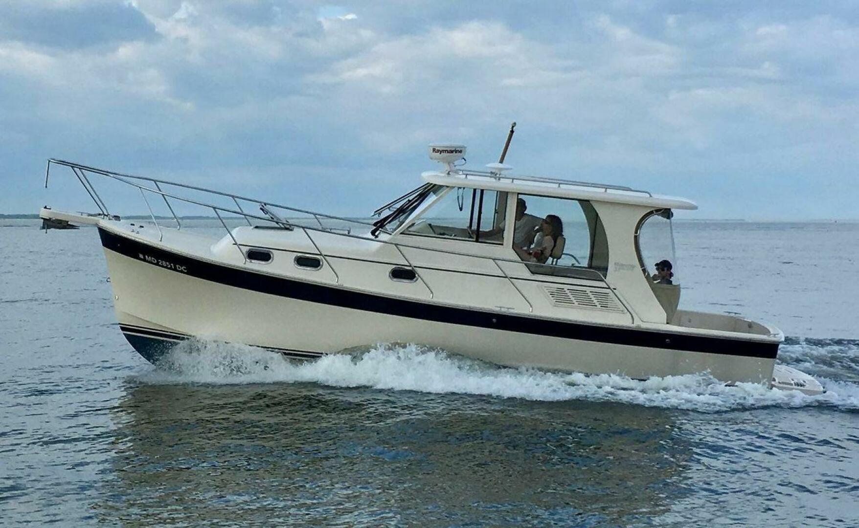 Slide: The Image of Mainship 31 Pilot Sedan 2009 - 5122090