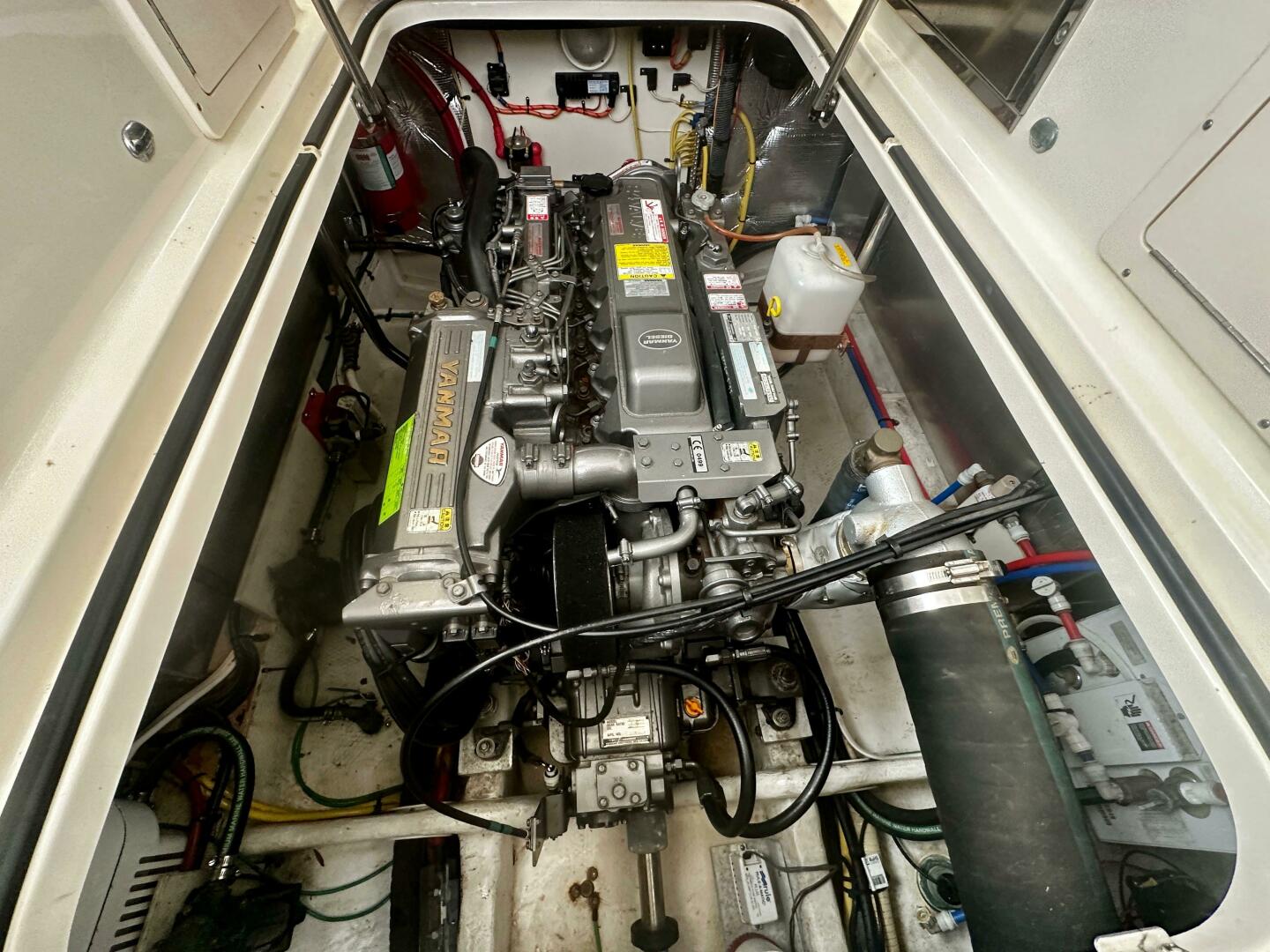 Slide: The Image of Mainship 31 Pilot Sedan 2009 - 5122102
