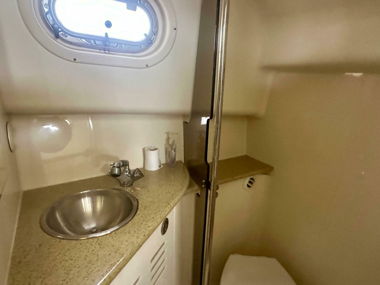 Slide: The Image of Mainship 31 Pilot Sedan 2009 - 5122104