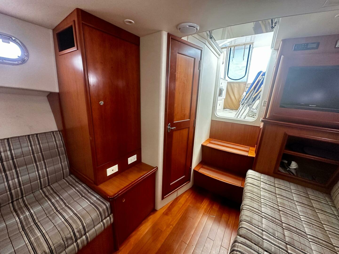 Slide: The Image of Mainship 31 Pilot Sedan 2009 - 5122112