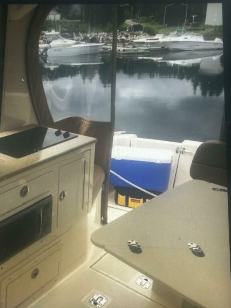 Slide: The Image of Mainship 31 Pilot Sedan 2009 - 5122117