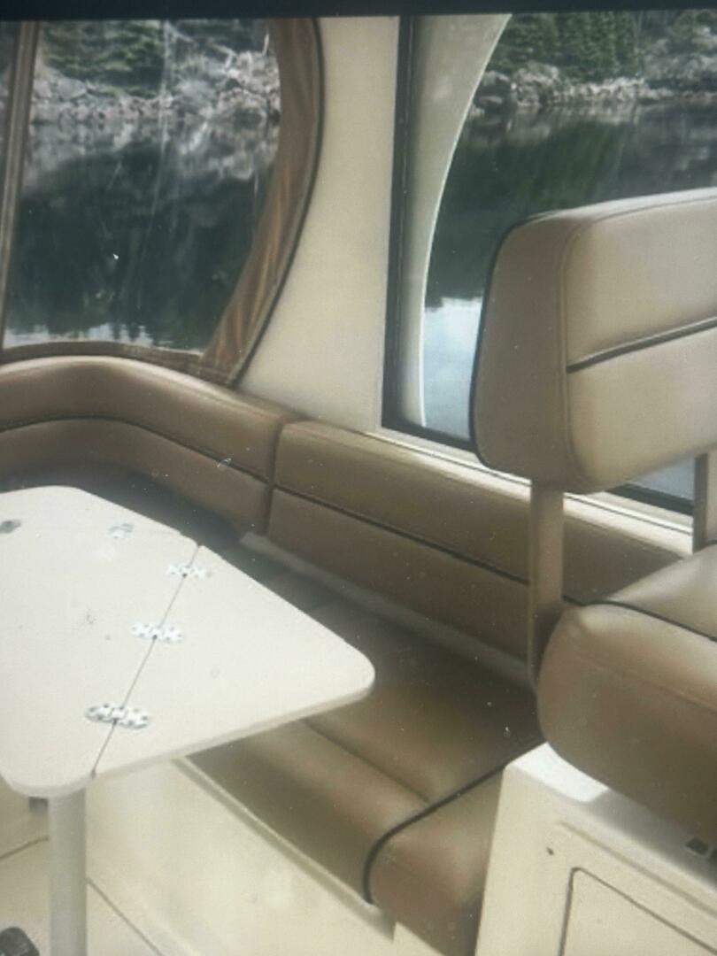Slide: The Image of Mainship 31 Pilot Sedan 2009 - 5122118