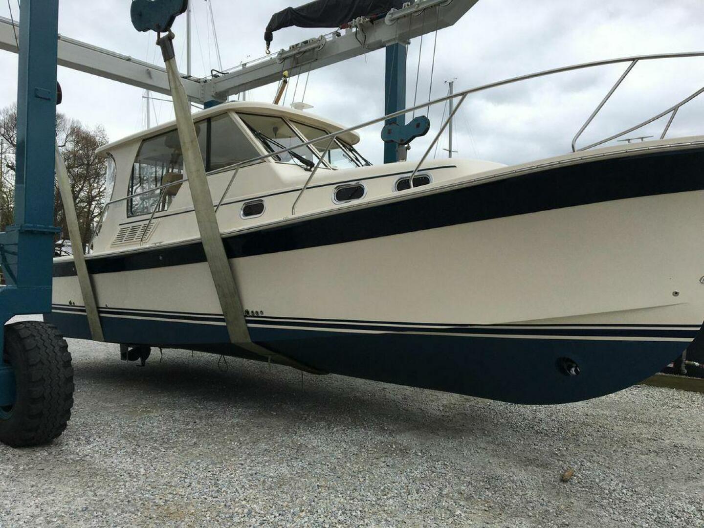 Slide: The Image of Mainship 31 Pilot Sedan 2009 - 5122120