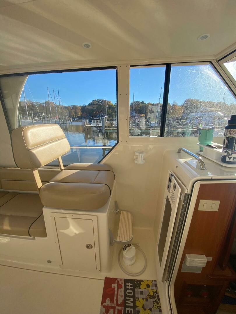 Slide: The Image of Mainship 31 Pilot Sedan 2009 - 5122095