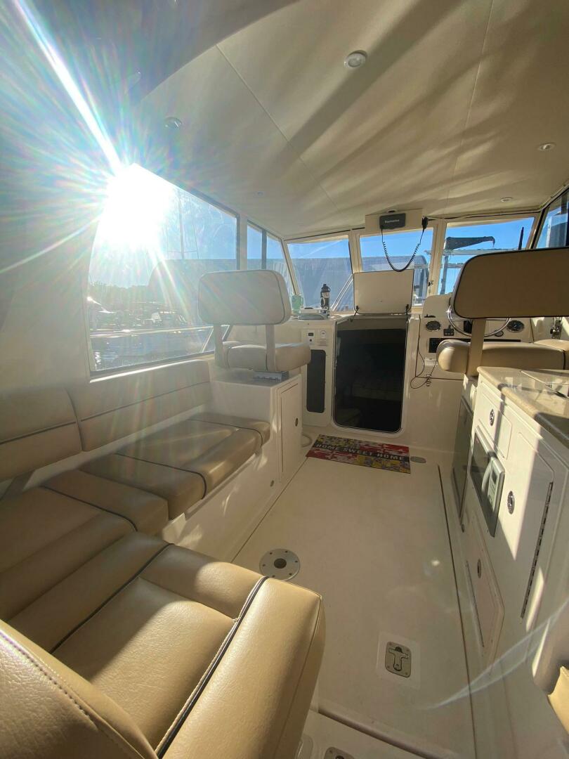 Slide: The Image of Mainship 31 Pilot Sedan 2009 - 5122098