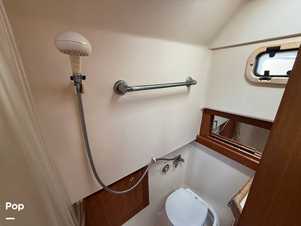 Slide: The Image of Head Compartment W/shower - 15037287