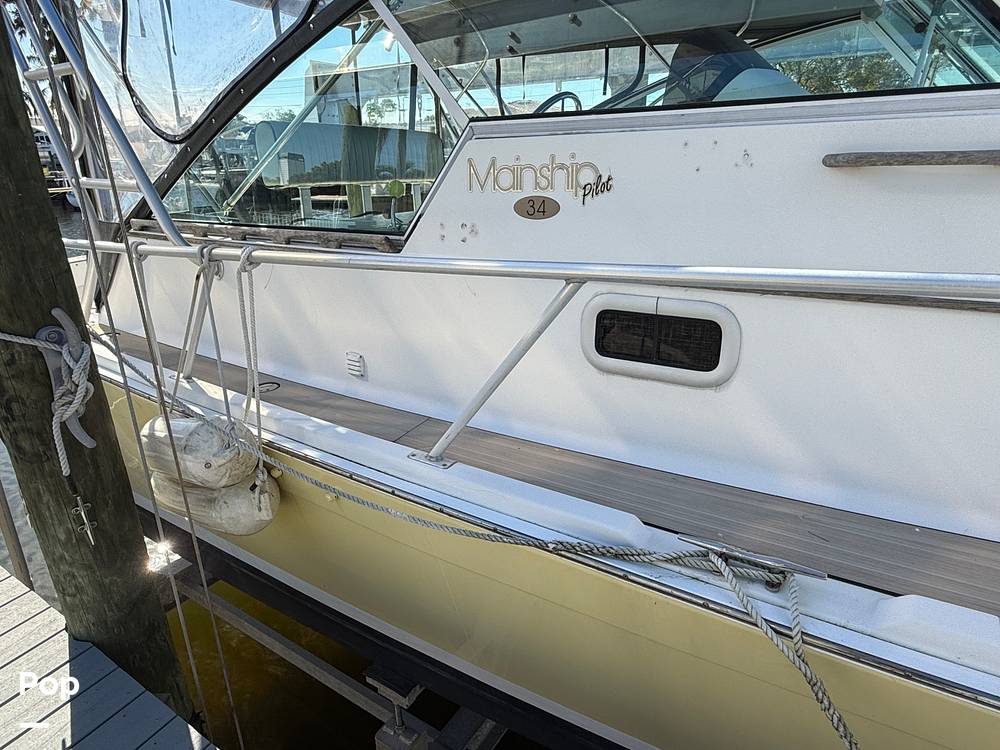 Slide: The Image of Mainship 34 Pilot 2001 - 15037438