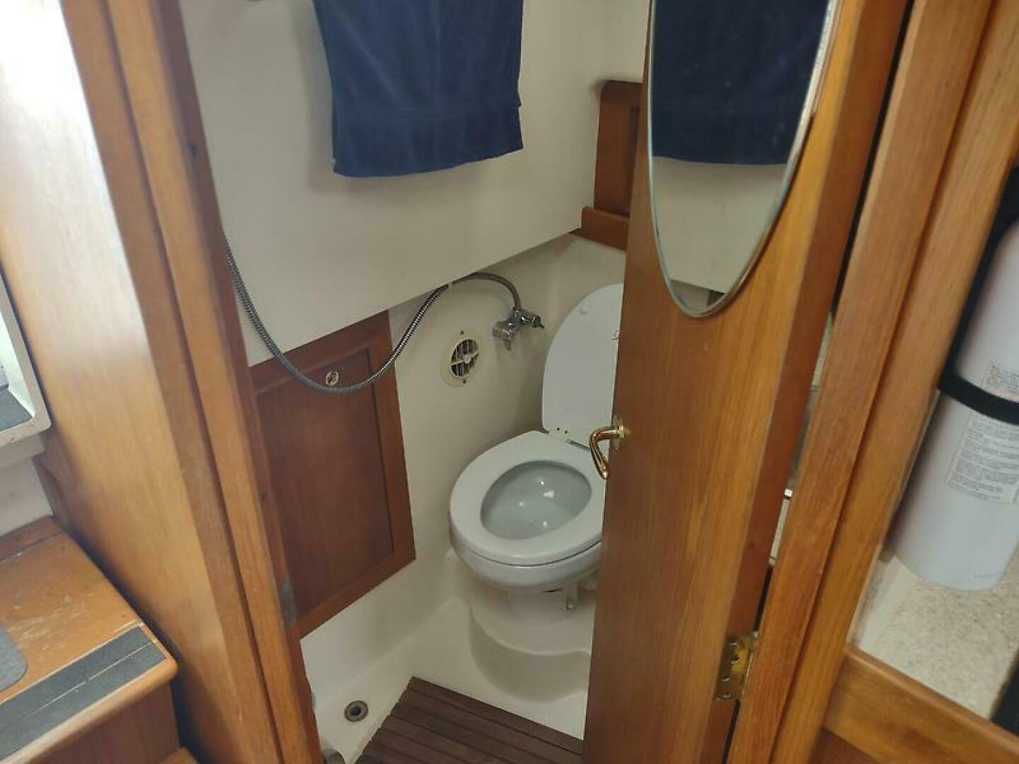 Slide: The Image of Mainship 34 Pilot 2001 - 4641111