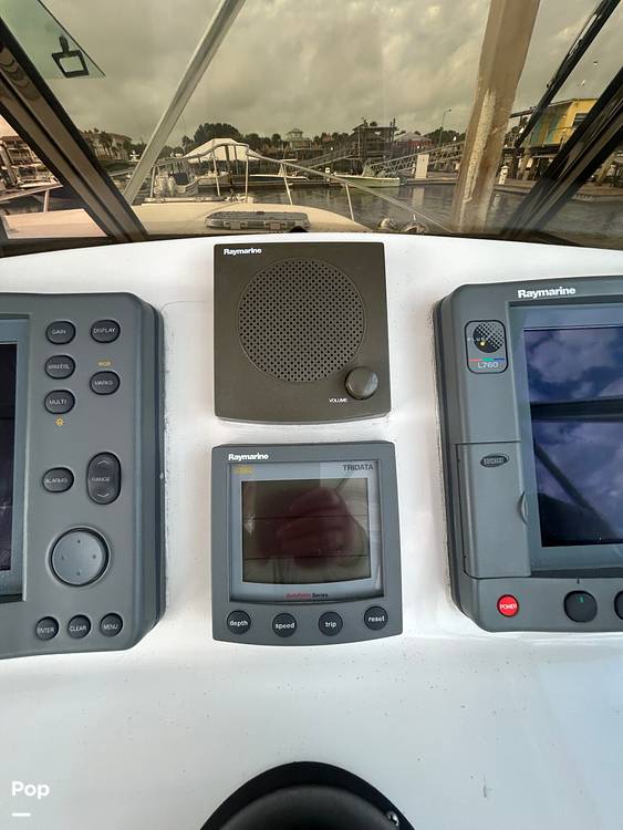 Slide: The Image of Mainship 34 Pilot 2002 - 15214389
