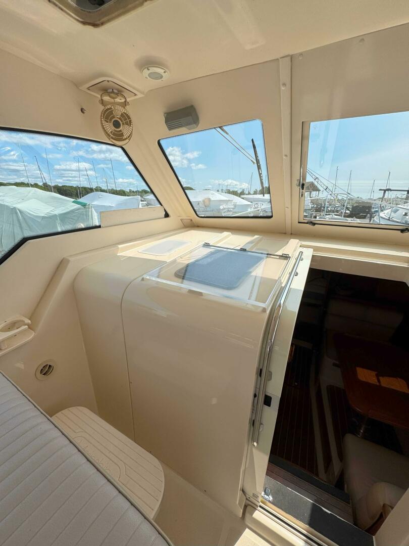 Slide: The Image of Mainship 34 Pilot 2004 - 5369199