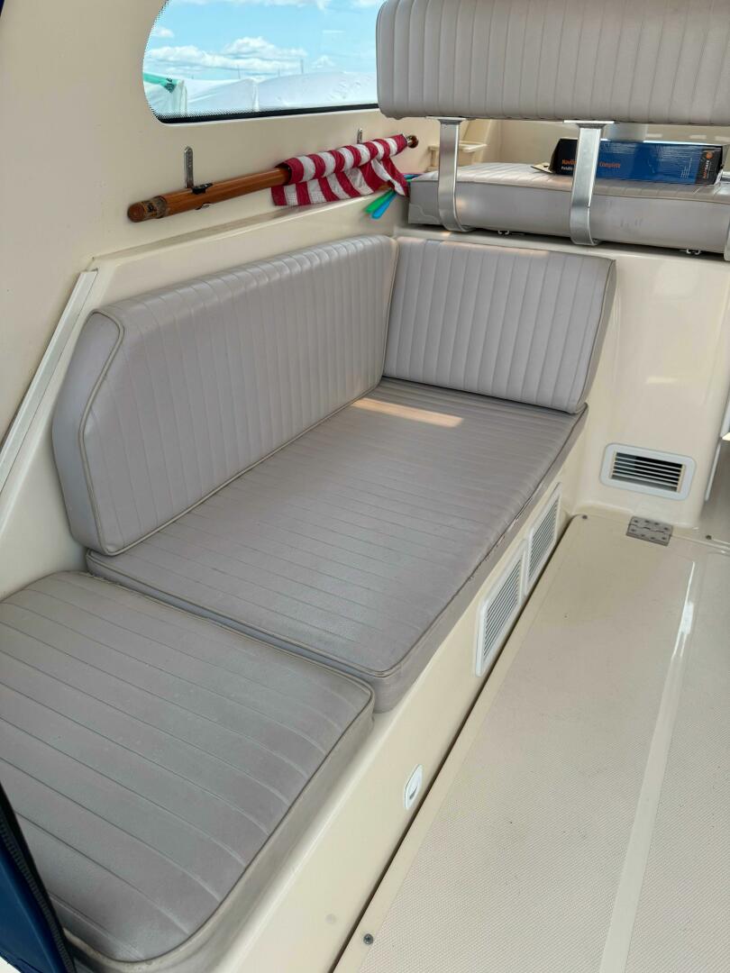 Slide: The Image of Mainship 34 Pilot 2004 - 5369201