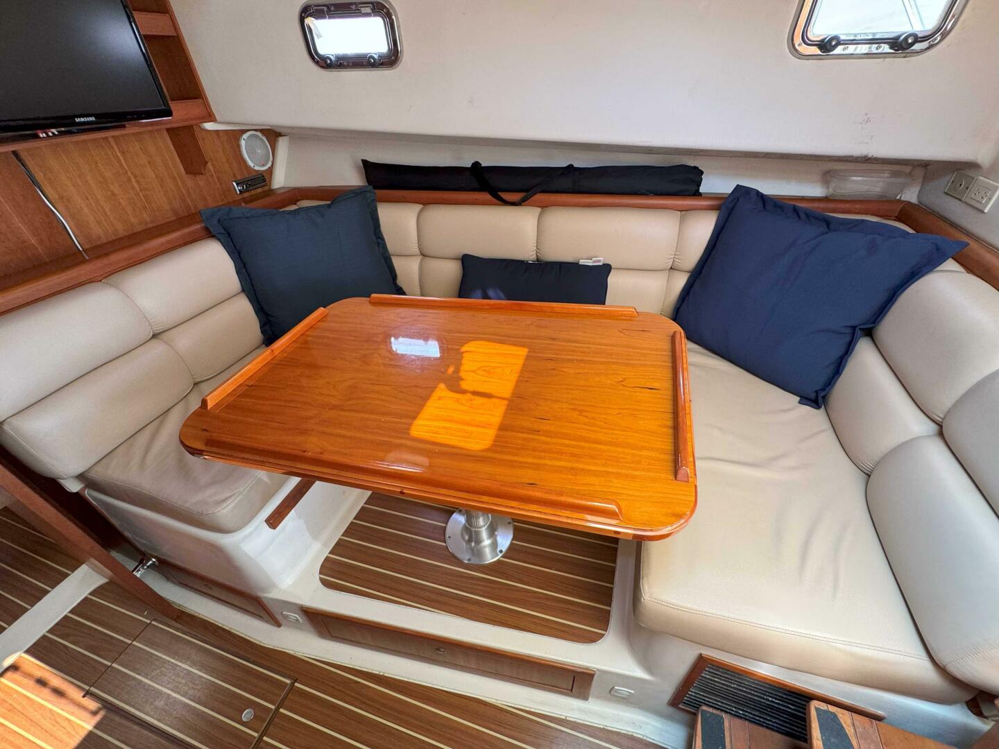 Slide: The Image of Mainship 34 Pilot 2004 - 5369202