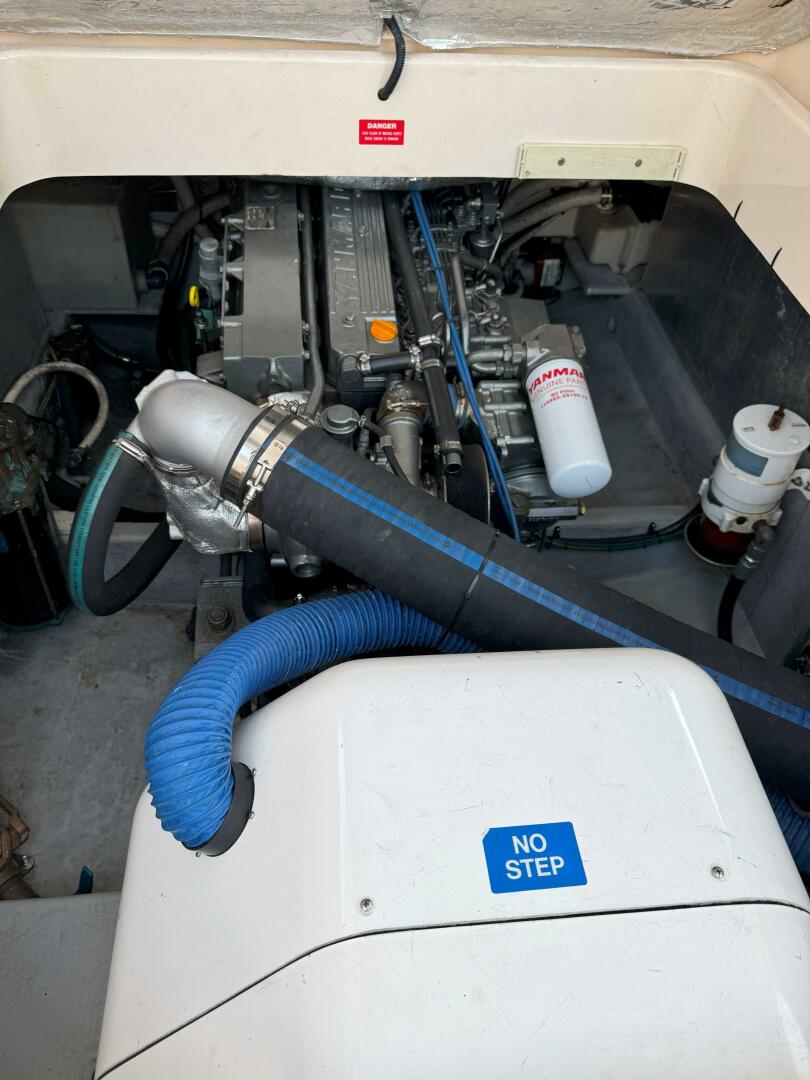Slide: The Image of Mainship 34 Pilot 2004 - 5369224