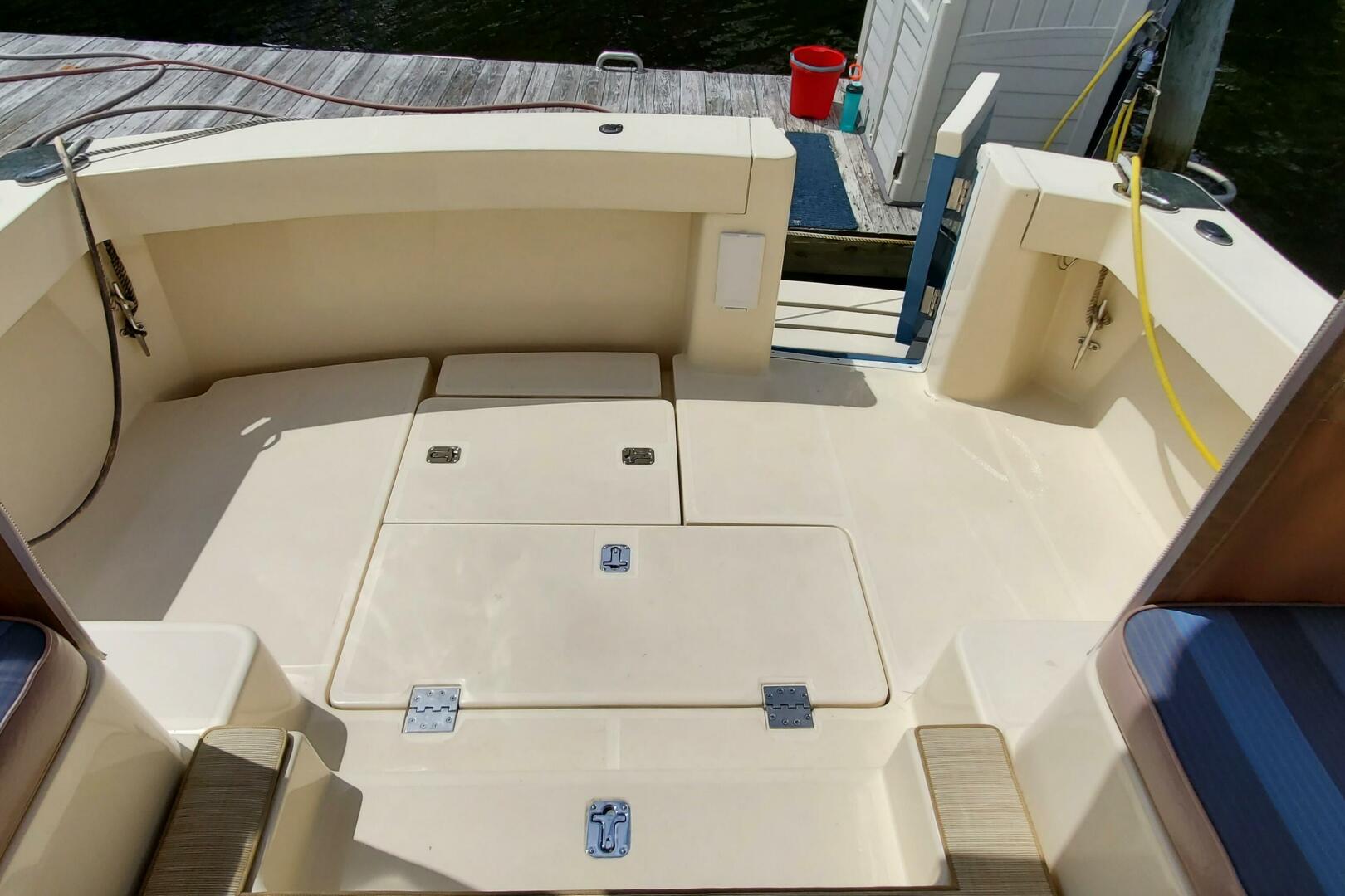 Slide: The Image of Mainship 34 Pilot Rum Runner Classic 2006 - 5320409