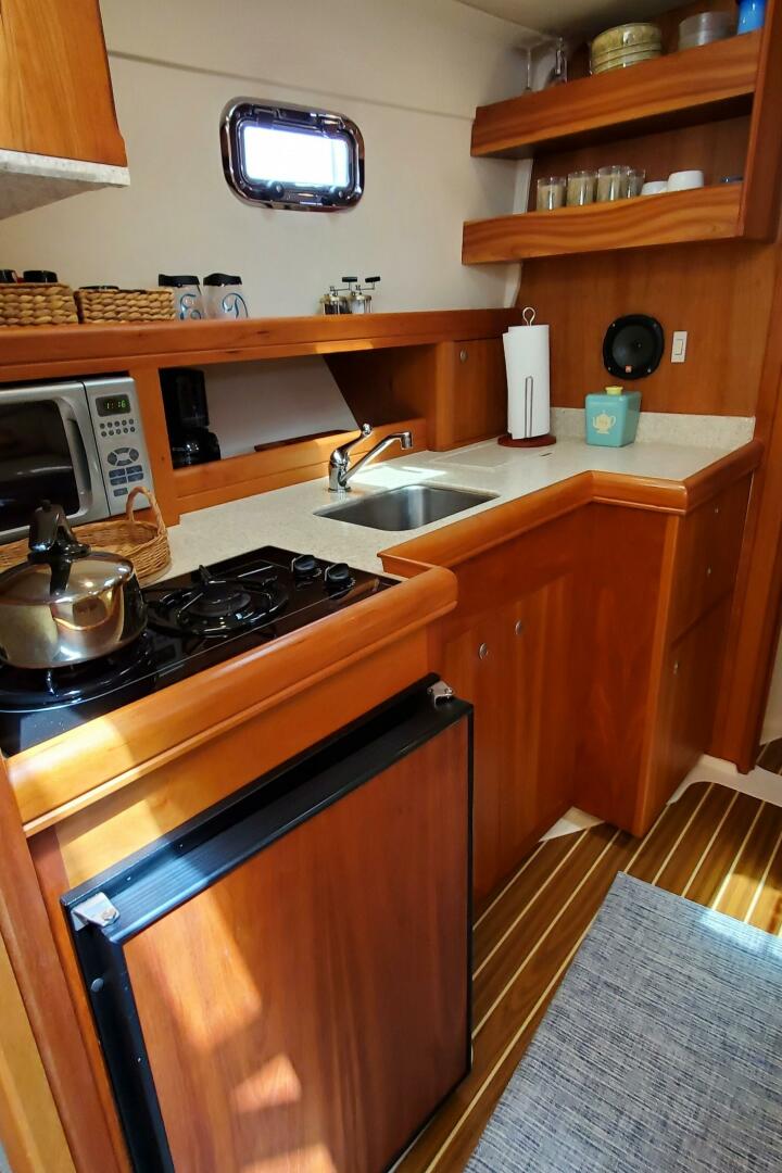 Slide: The Image of Mainship 34 Pilot Rum Runner Classic 2006 - 5320392