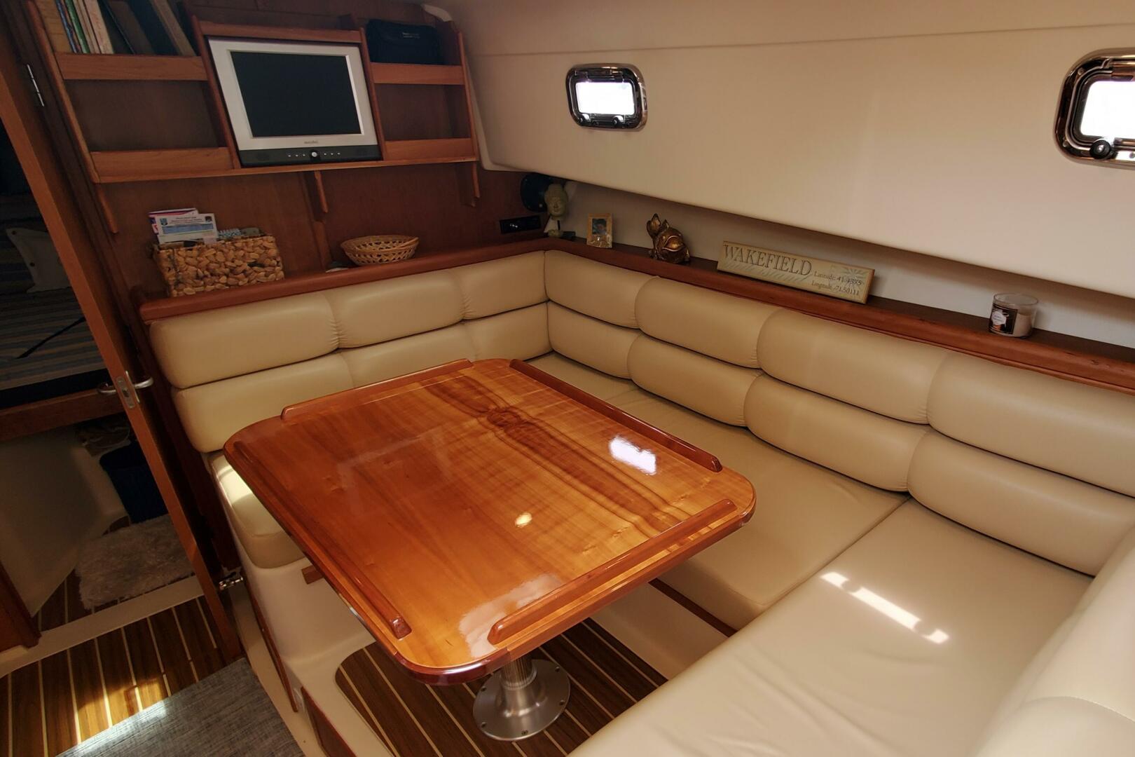 Slide: The Image of Mainship 34 Pilot Rum Runner Classic 2006 - 5320394