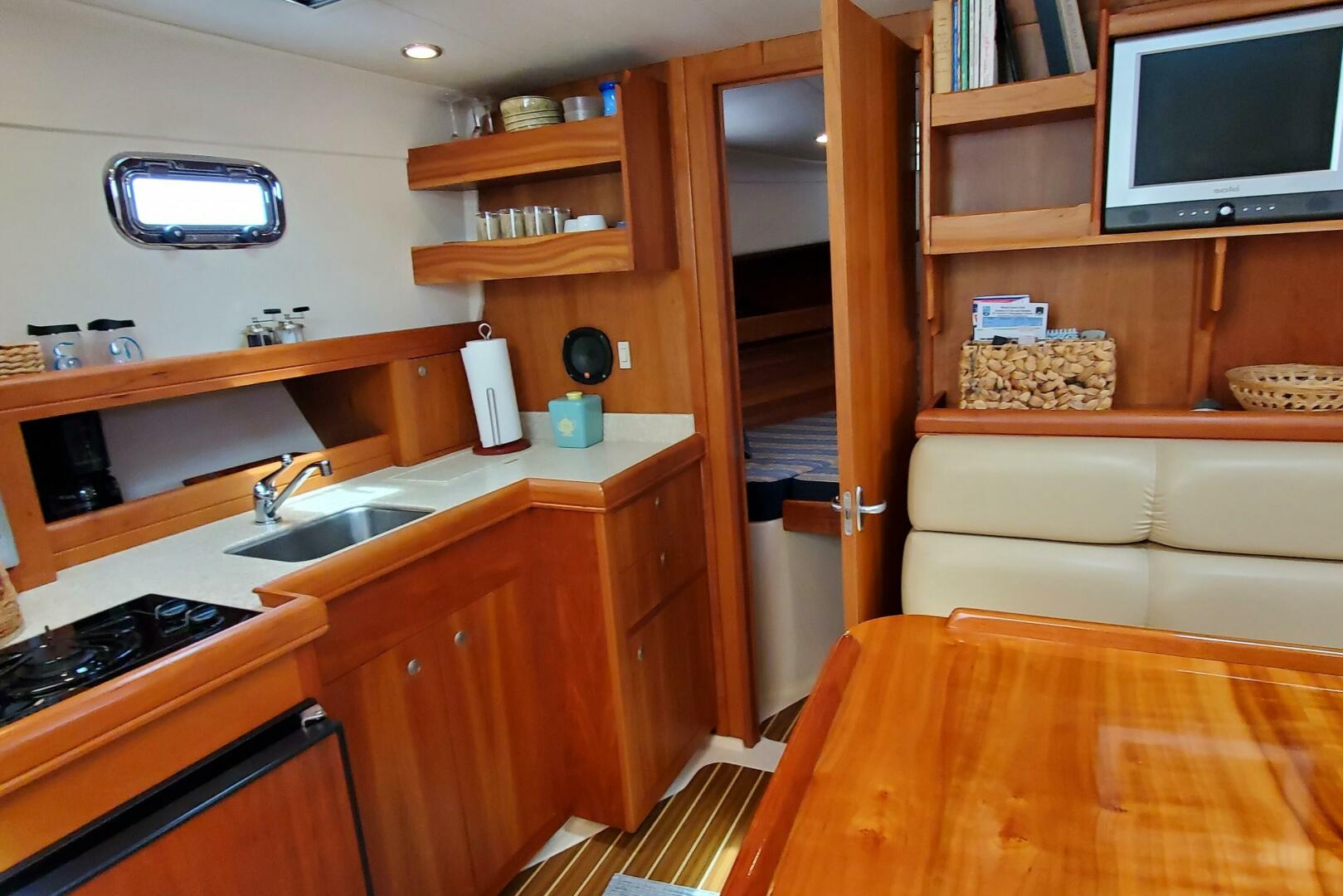 Slide: The Image of Mainship 34 Pilot Rum Runner Classic 2006 - 5320395