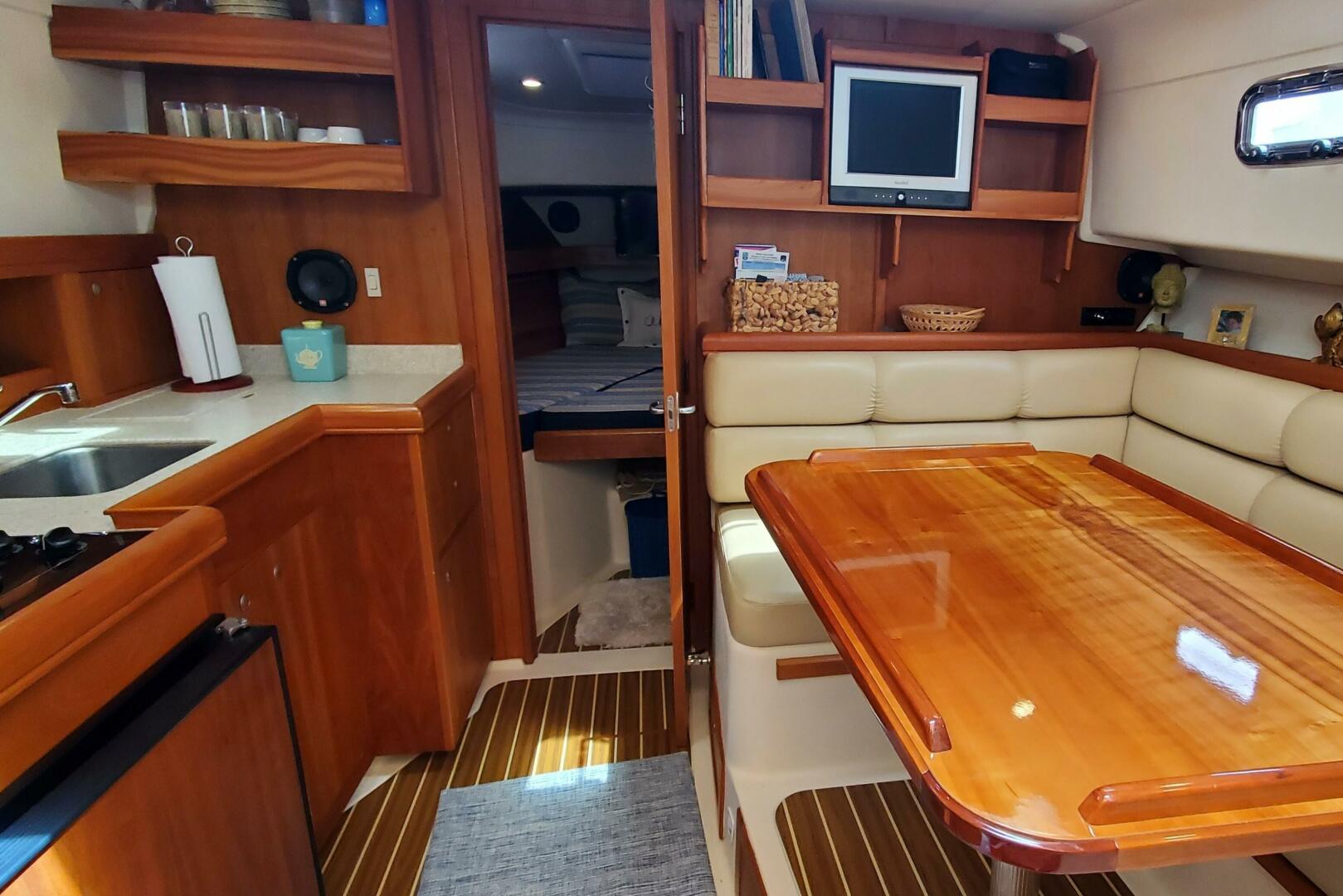 Slide: The Image of Mainship 34 Pilot Rum Runner Classic 2006 - 5320393