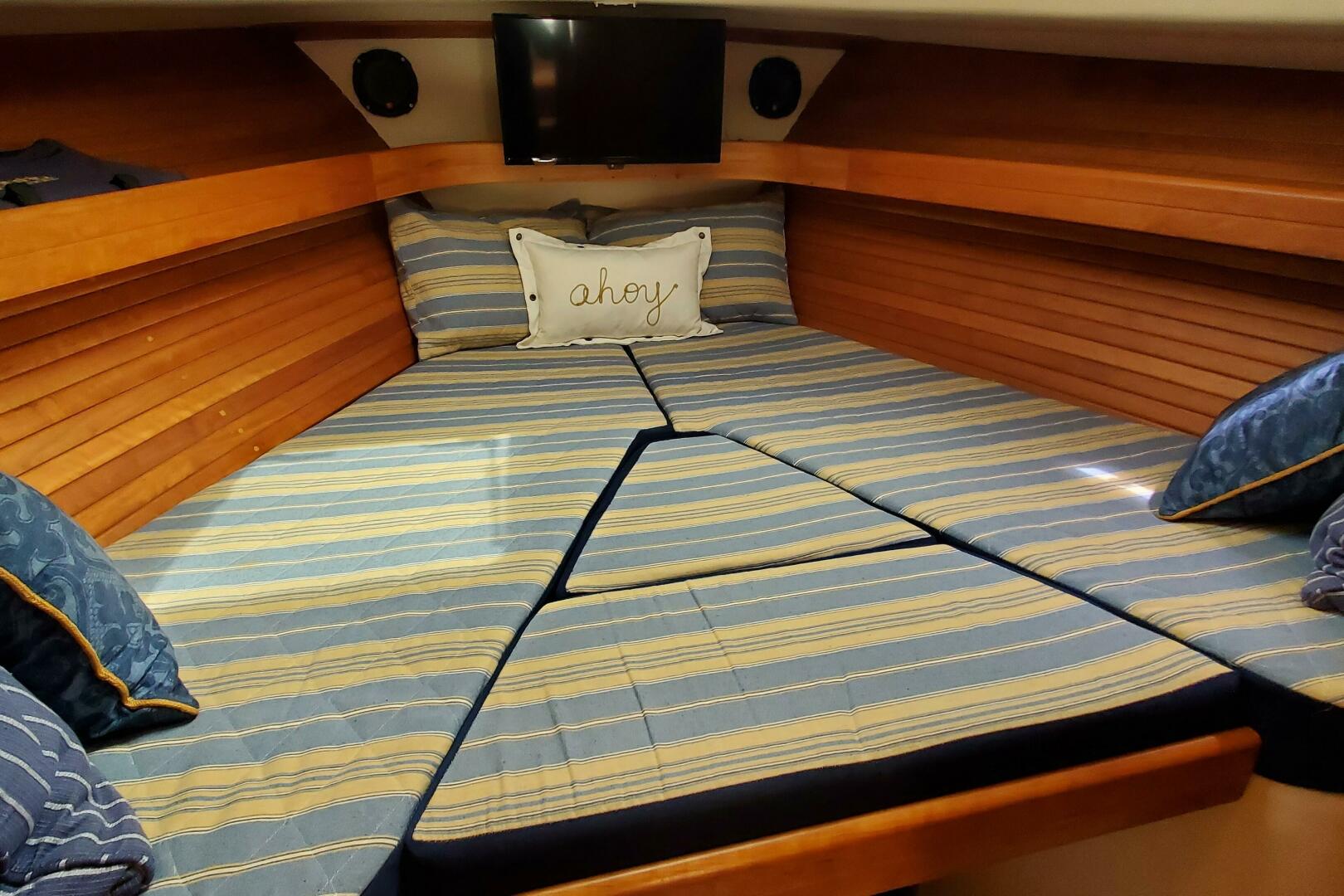 Slide: The Image of Mainship 34 Pilot Rum Runner Classic 2006 - 5320397