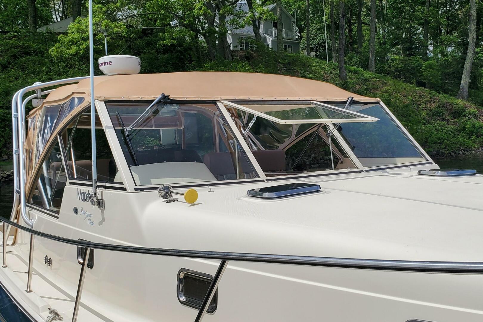 Slide: The Image of Mainship 34 Pilot Rum Runner Classic 2006 - 5320416