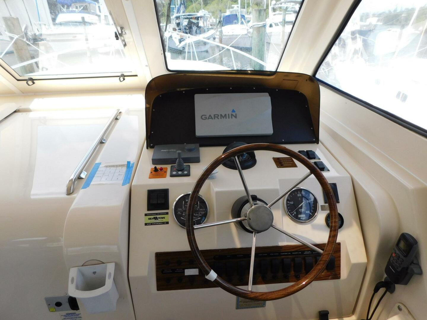 Slide: The Image of Mainship 34 Rum Runner II 2005 - 5251913