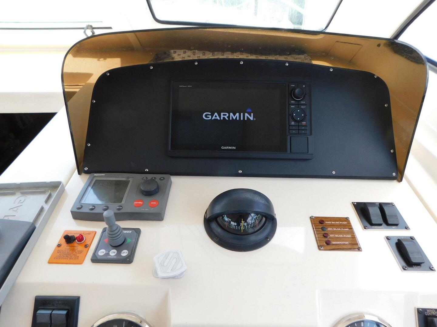 Slide: The Image of Mainship 34 Rum Runner II 2005 - 5251914