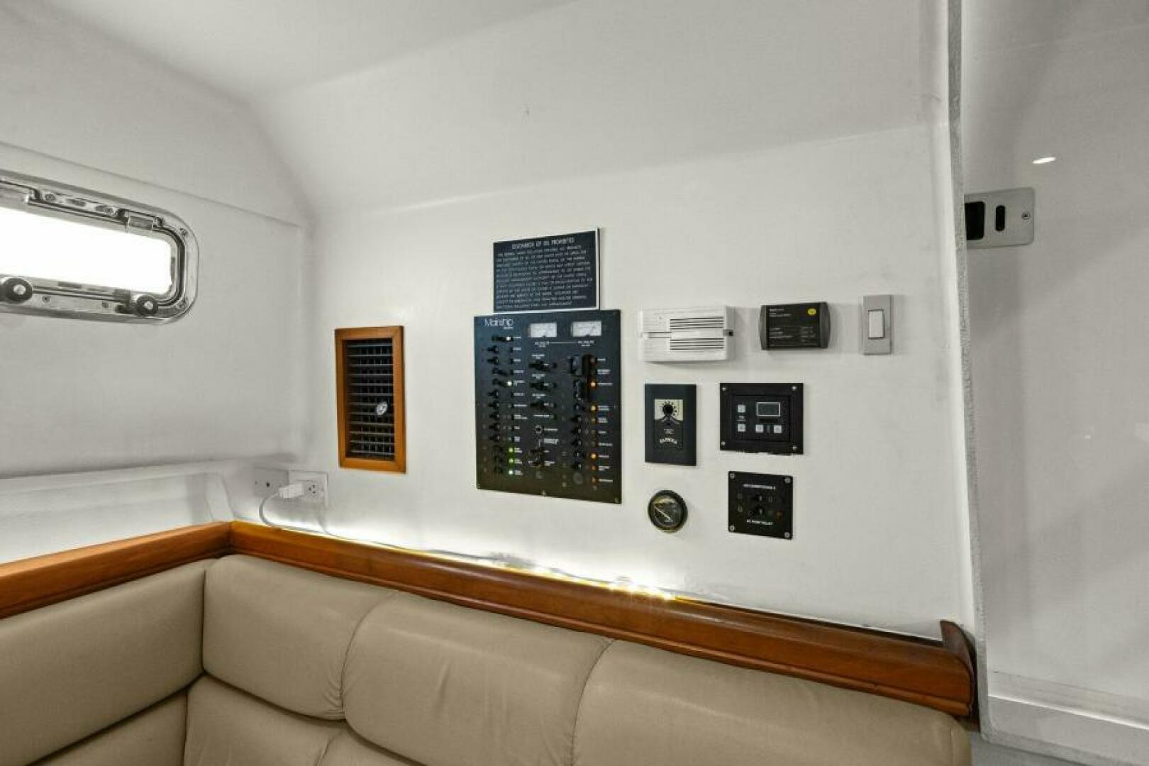 Slide: The Image of 2006 34 Mainship Rum Runner II - WhattakKeeper - 5189192