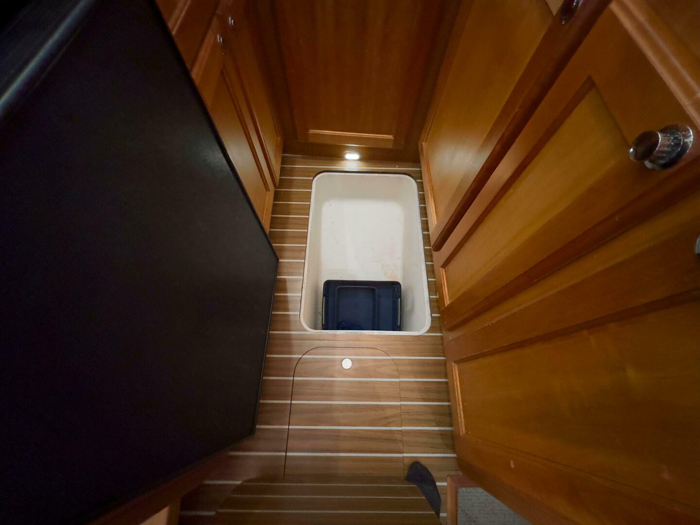 Slide: The Image of Mainship 34 Trawler 2005 - 4826219
