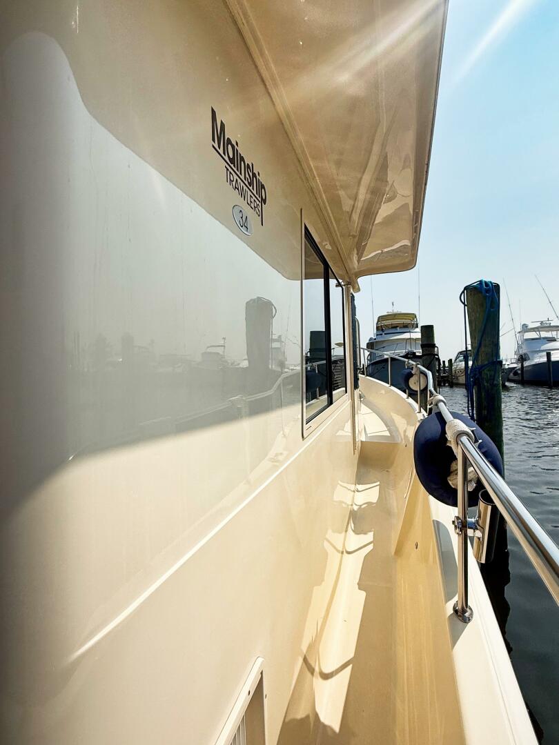 Slide: The Image of Mainship 34 Trawler 2008 - 5548393