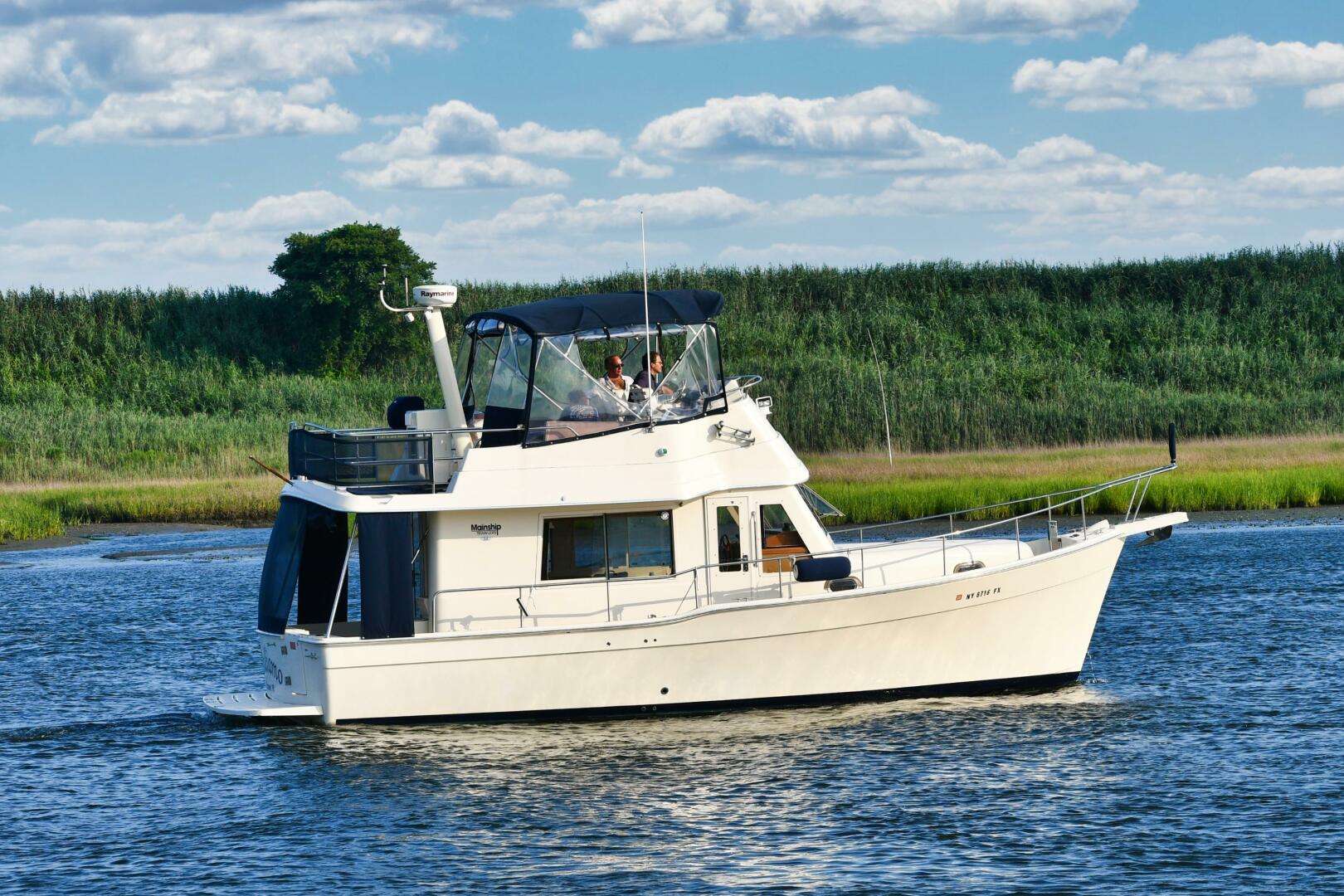 Slide: The Image of Mainship 34 Trawler 2008 - 5548346