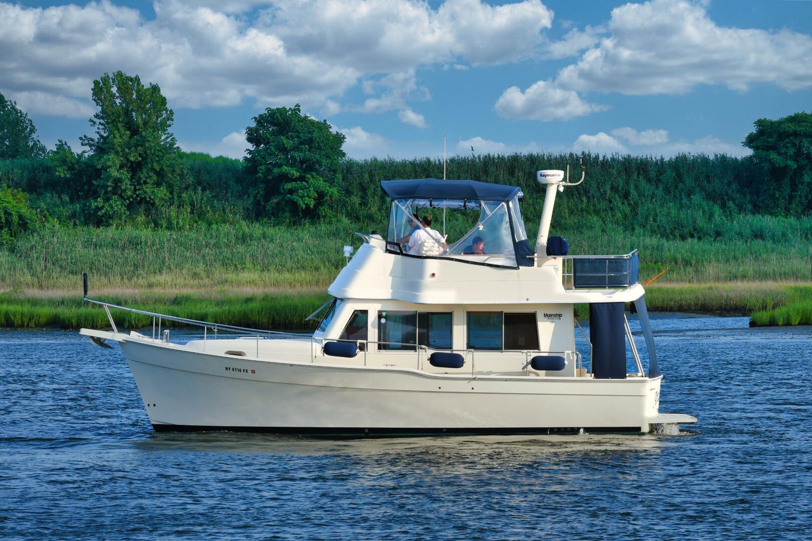 Slide: The Image of Mainship 34 Trawler 2008 - 5548358