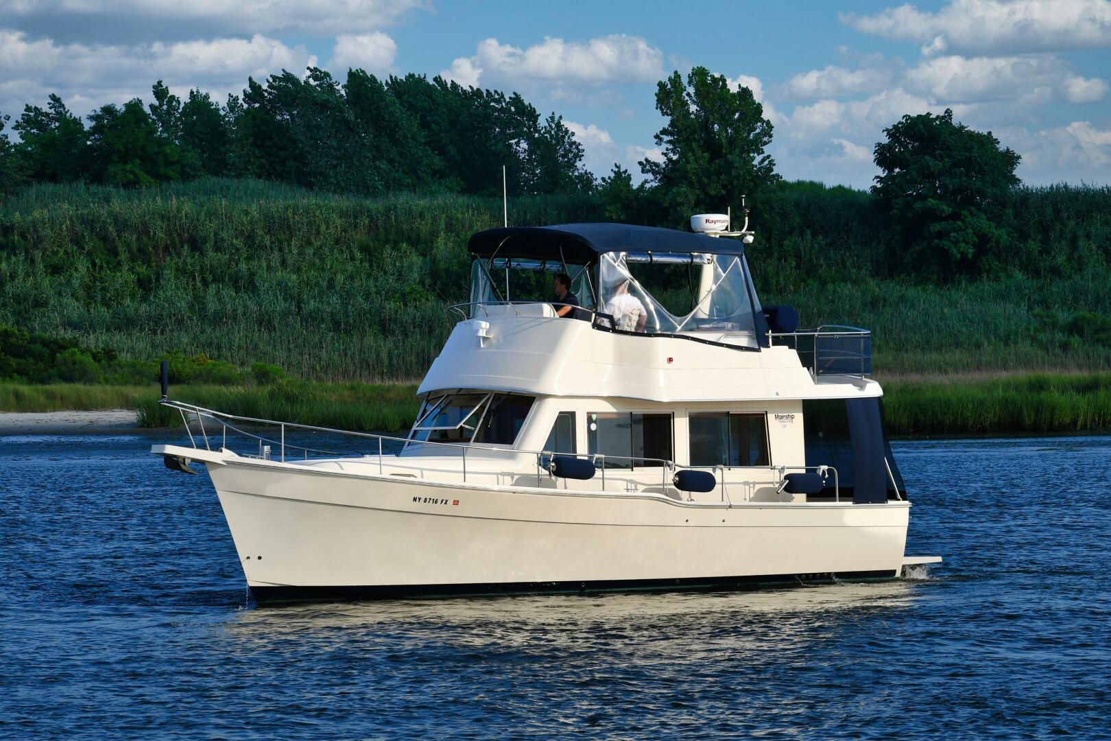 Slide: The Image of Mainship 34 Trawler 2008 - 5548361