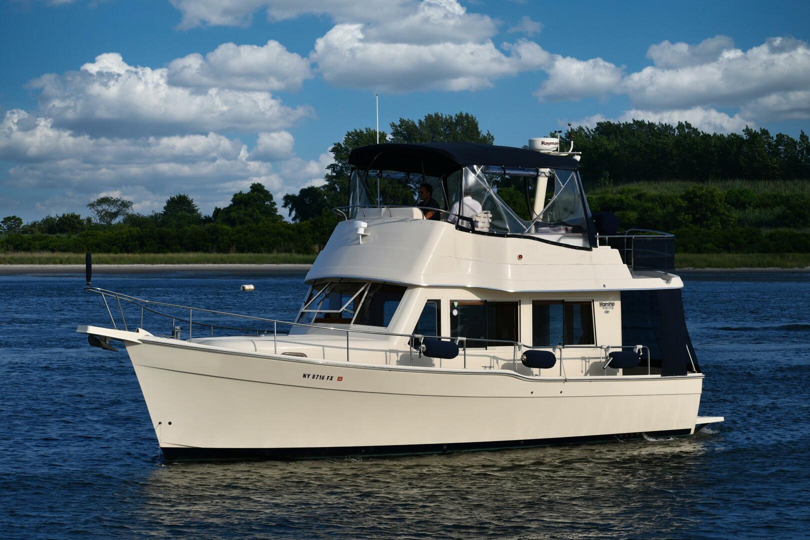 Slide: The Image of Mainship 34 Trawler 2008 - 5548371
