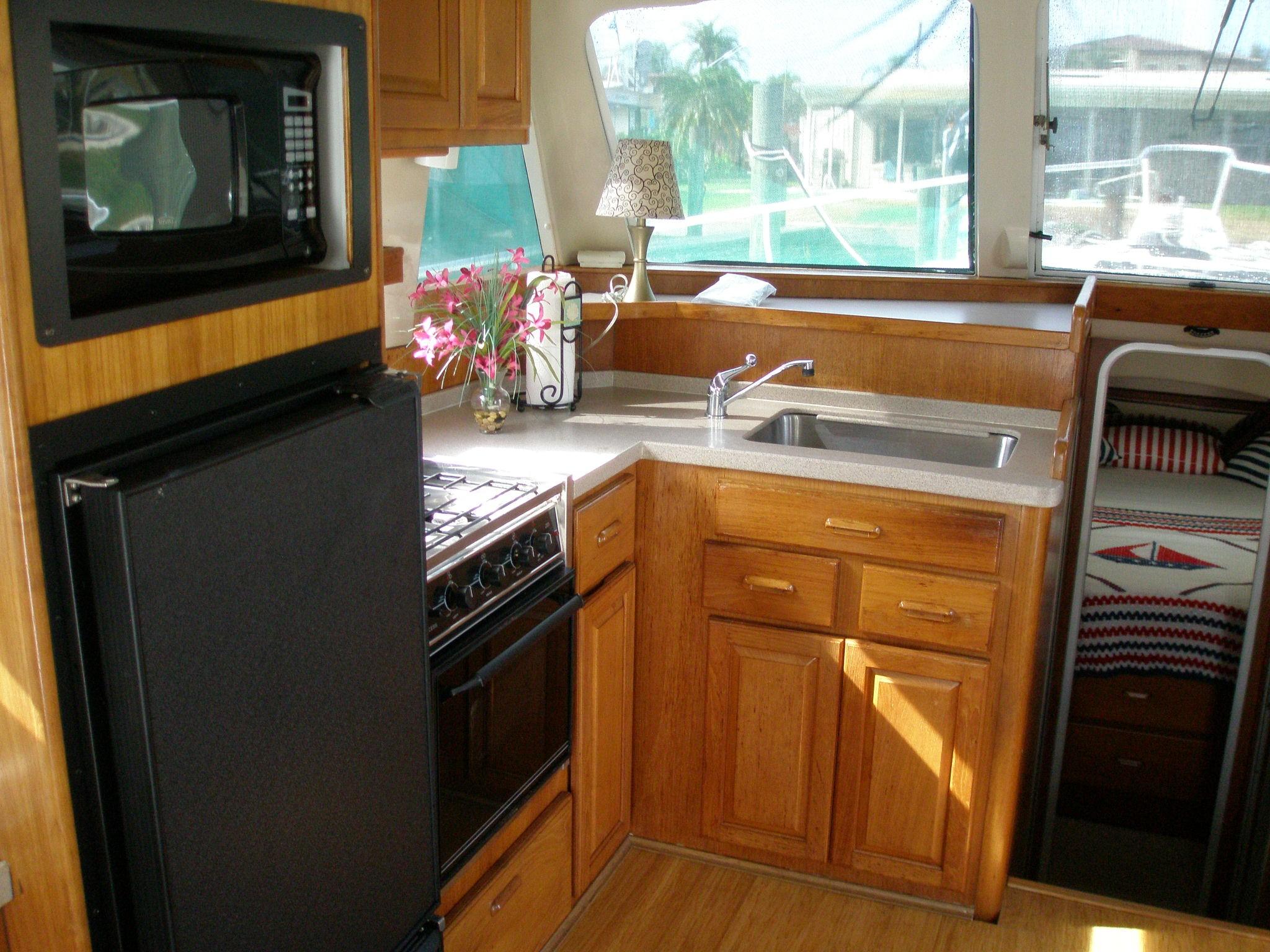 Slide: The Image of Mainship 350/390 Trawler 1997 - 6