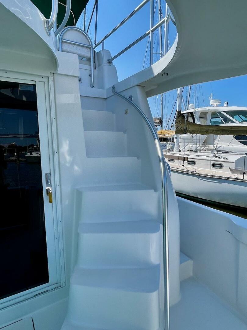 Slide: The Image of Mainship 390 2000 - 24