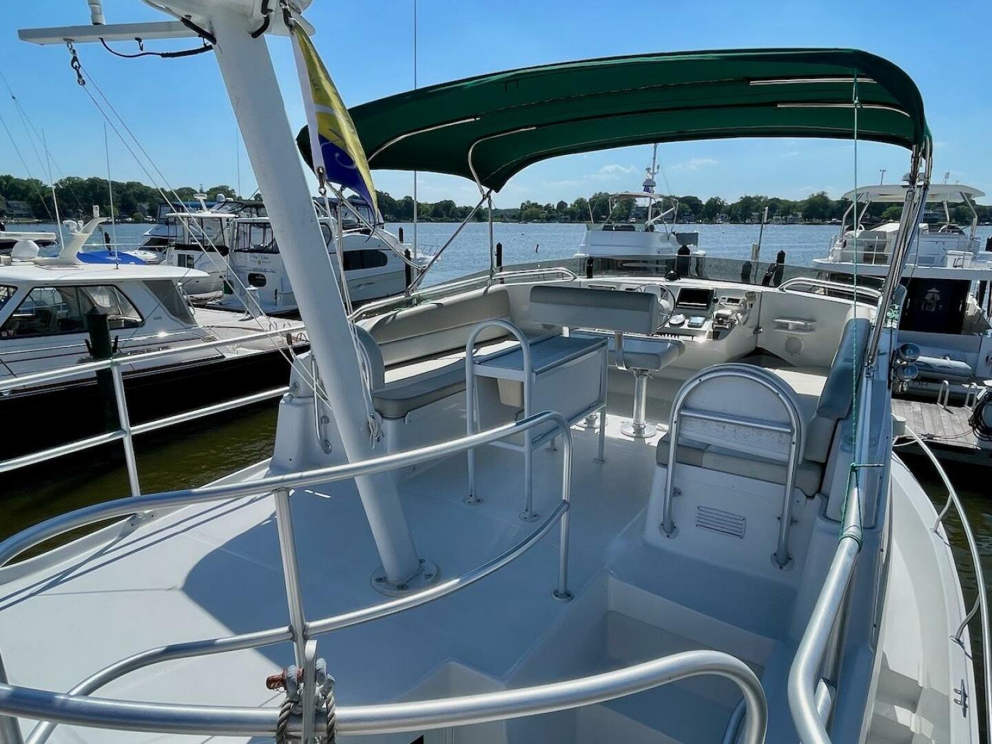 Slide: The Image of Mainship 390 2000 - 26