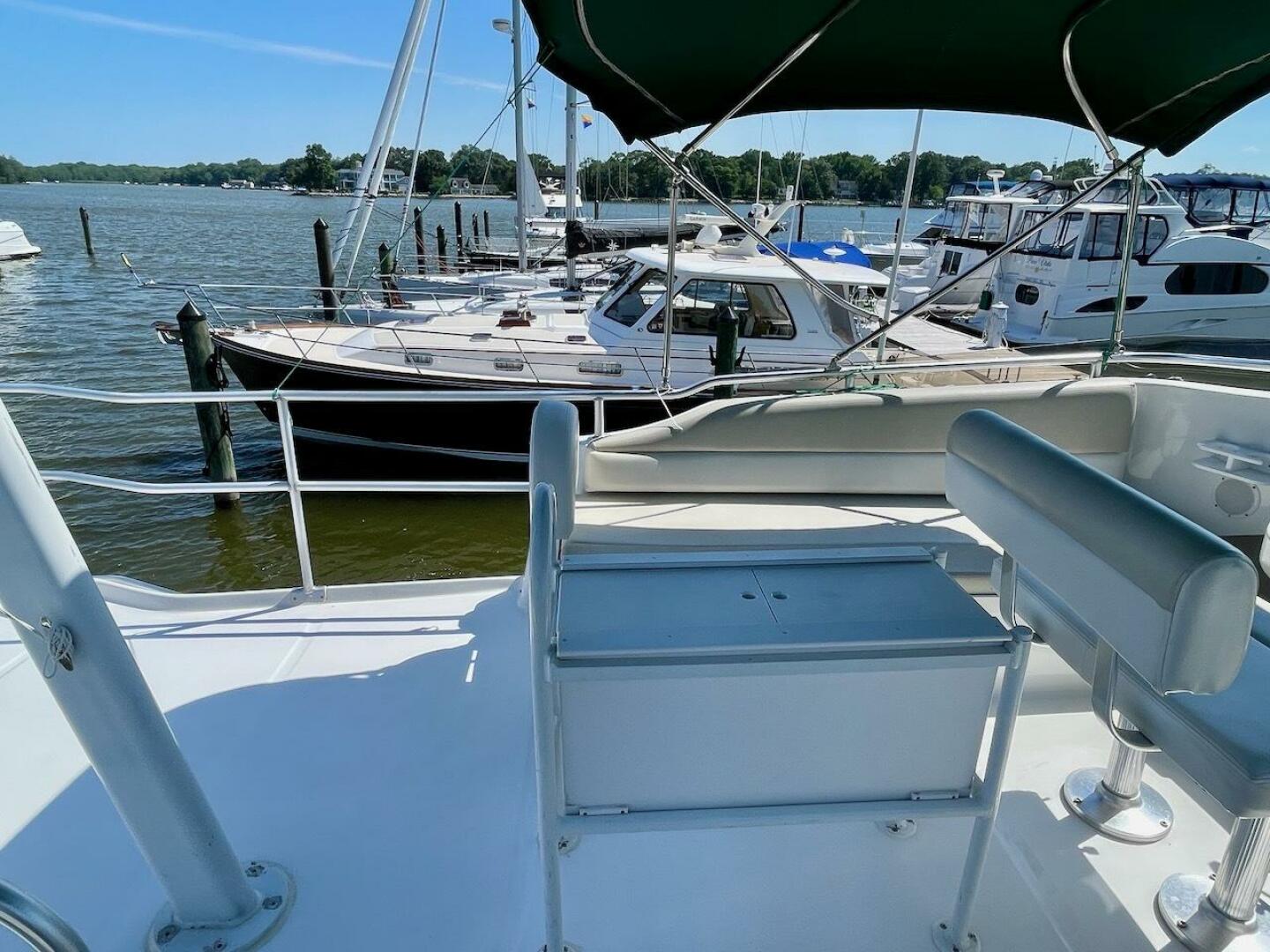 Slide: The Image of Mainship 390 2000 - 27
